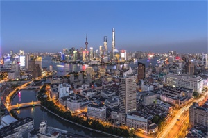 上海盛夏的水上运动活动